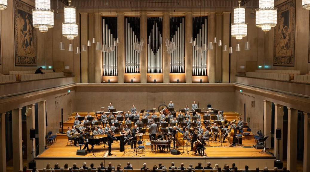 Konzert in einem Festsaal mit dem Gebirgsmusikkorps der Bundeswehr