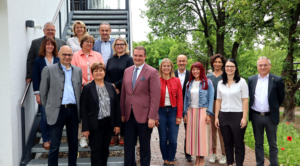 Gruppenbild aller 10 Bürgermeisterinnen und Bürgermeister der ILE Vorderer Bayerischer Wald