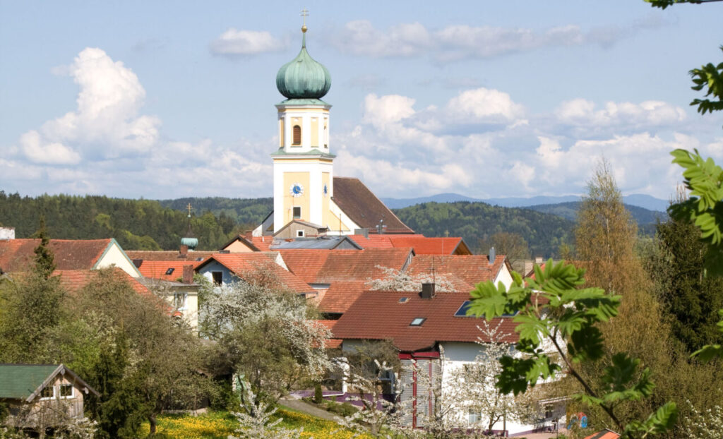 Blick in die Höhenzüge des Bayerischen Waldes