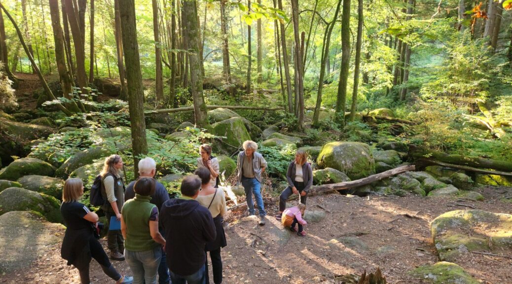 Wanderung mit Naturparkrangerin Lea Rutz durchs sensible Naturschutzgebiet Hölle.
